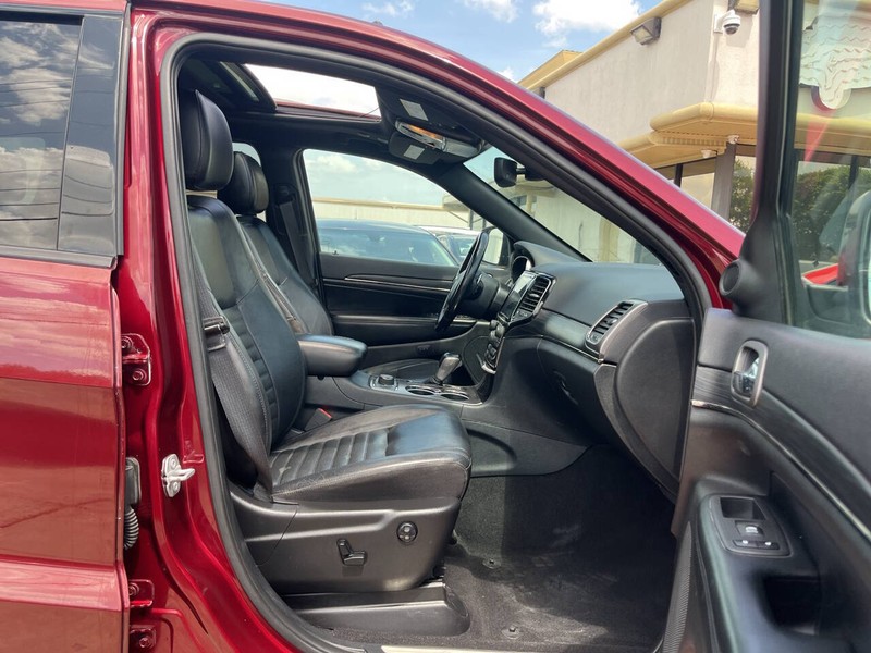 Jeep Grand Cherokee Vehicle Image 11
