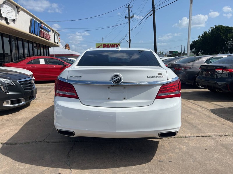 Buick LaCrosse Vehicle Image 04