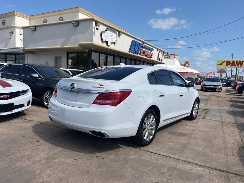 Buick LaCrosse Vehicle Image 05