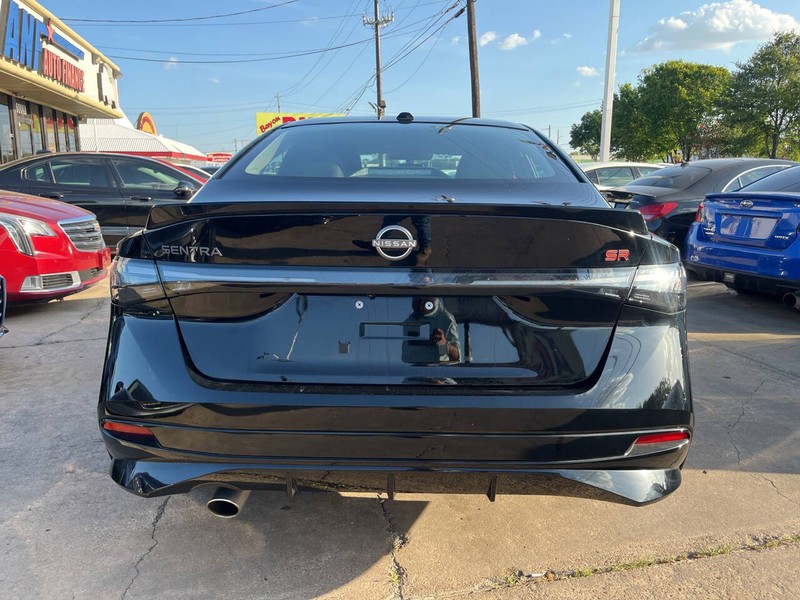 Nissan Sentra Vehicle Image 05