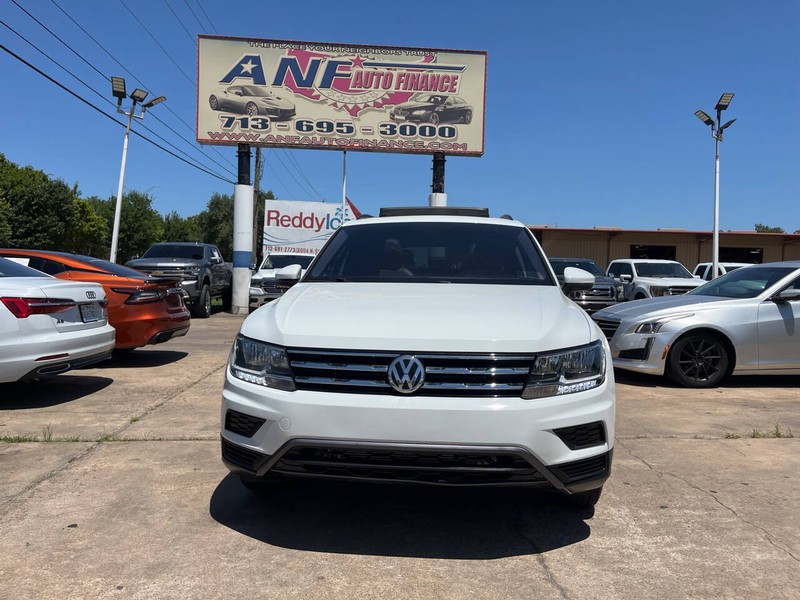 Volkswagen Tiguan Vehicle Image 02