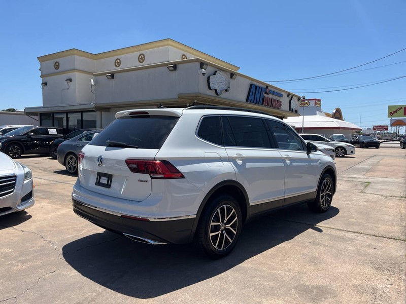 Volkswagen Tiguan Vehicle Image 05
