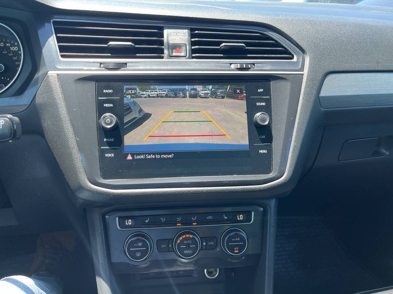Volkswagen Tiguan Vehicle Image 13