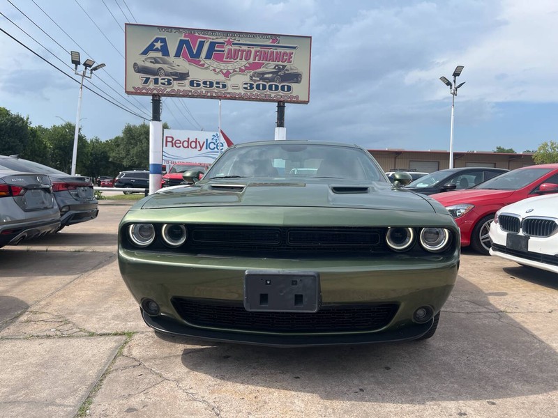 Dodge Challenger Vehicle Image 02