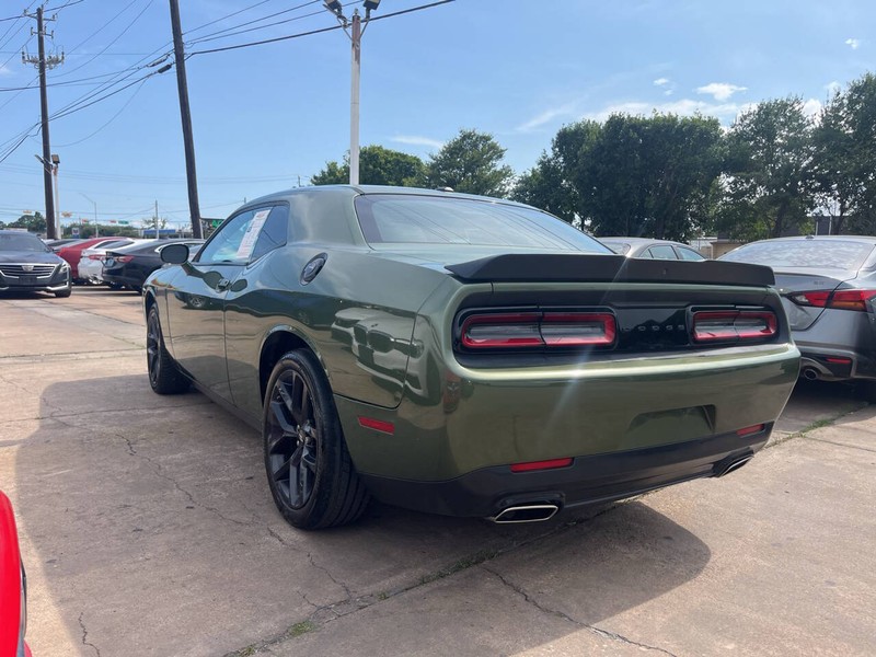 Dodge Challenger Vehicle Image 03