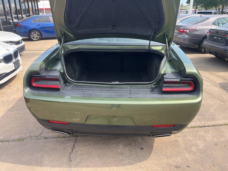 Dodge Challenger Vehicle Image 09