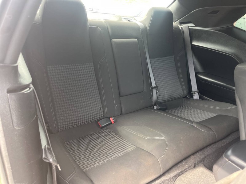 Dodge Challenger Vehicle Image 11