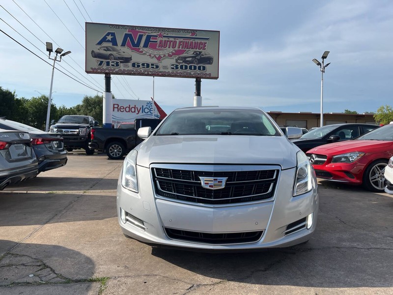 Cadillac XTS Vehicle Image 02