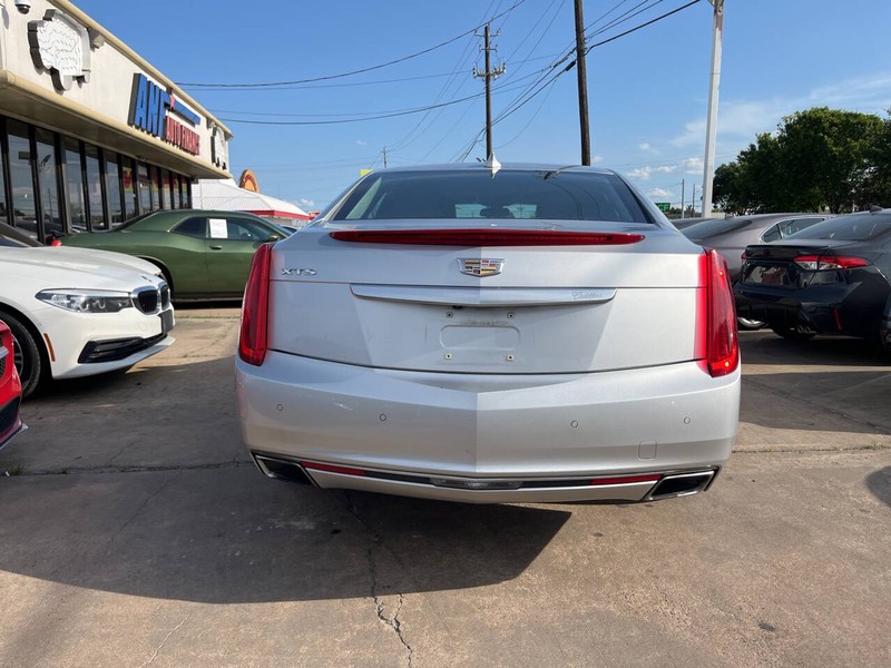 Cadillac XTS Vehicle Image 04