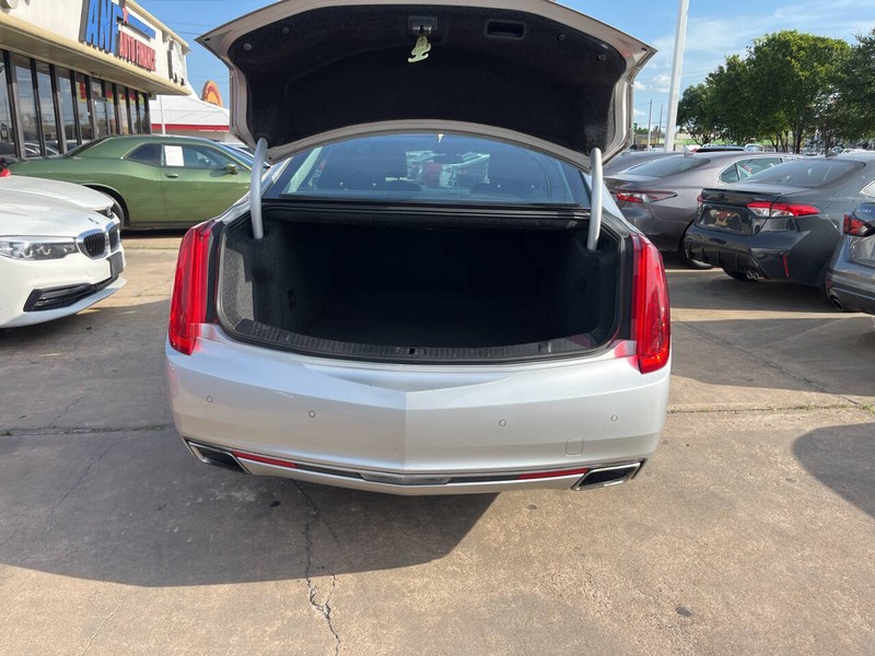 Cadillac XTS Vehicle Image 09