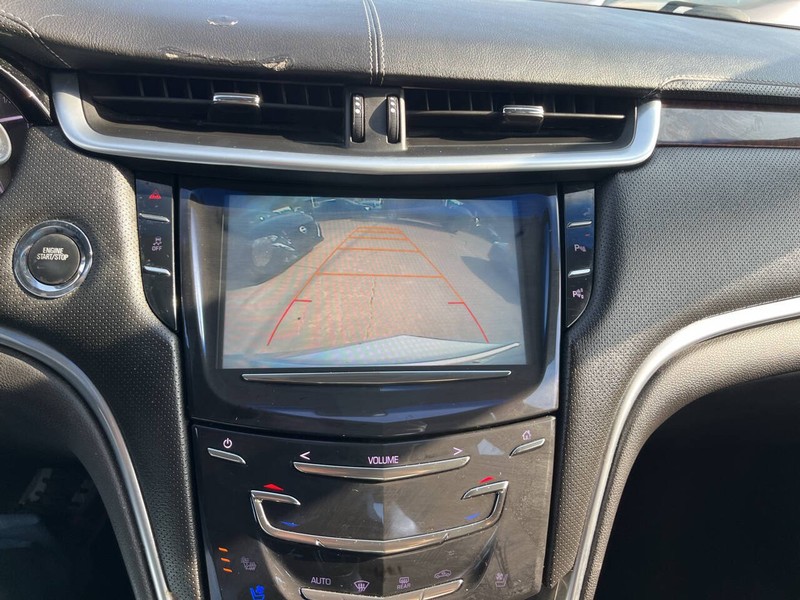 Cadillac XTS Vehicle Image 13