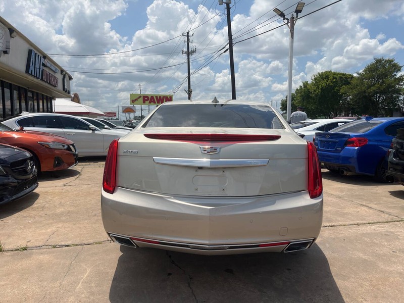 Cadillac XTS Vehicle Image 04