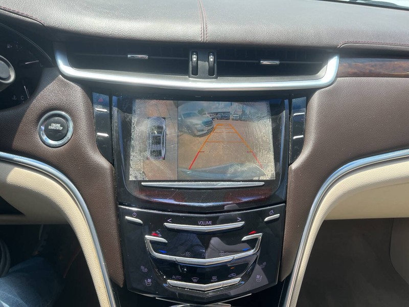 Cadillac XTS Vehicle Image 12
