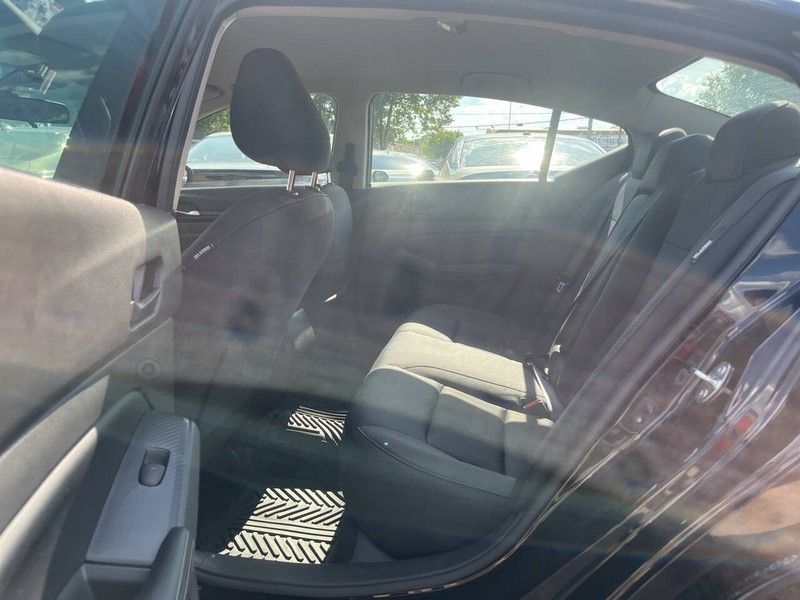 Nissan Altima Vehicle Image 08