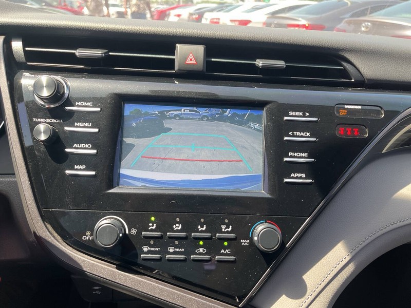 Toyota Camry Vehicle Image 12