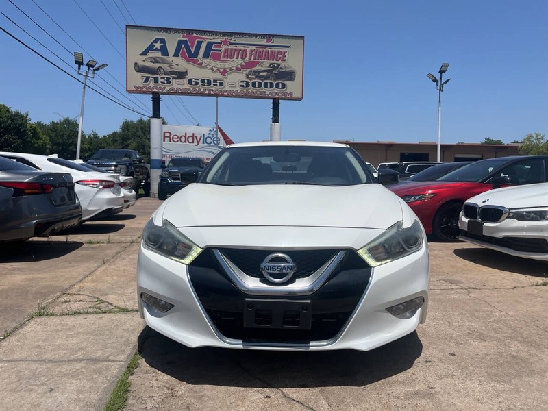 Nissan Maxima Vehicle Image 02