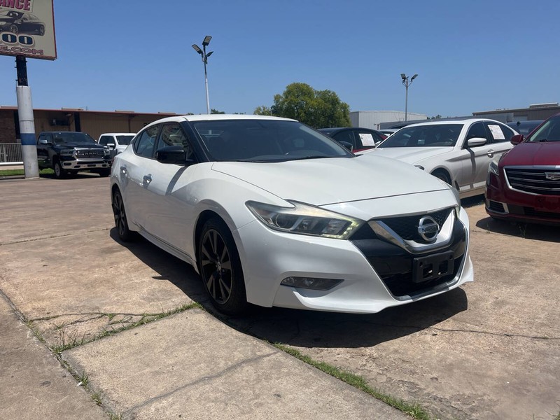 Nissan Maxima Vehicle Image 07