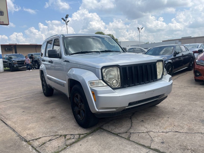 Jeep Liberty Vehicle Image 06