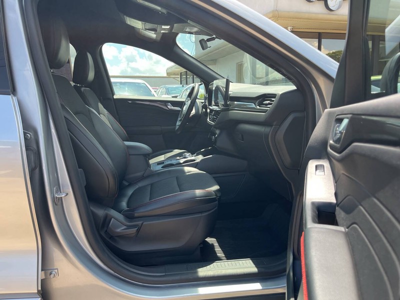 Ford Escape Vehicle Image 11