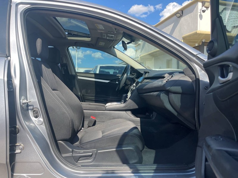 Honda Civic Sedan Vehicle Image 12