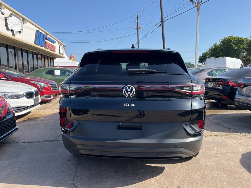 Volkswagen ID.4 Vehicle Image 04