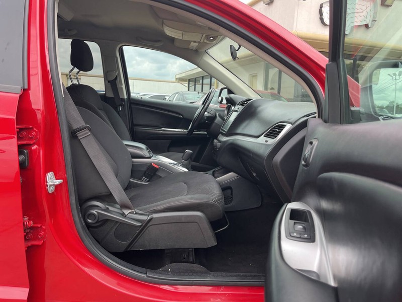 Dodge Journey Vehicle Image 13