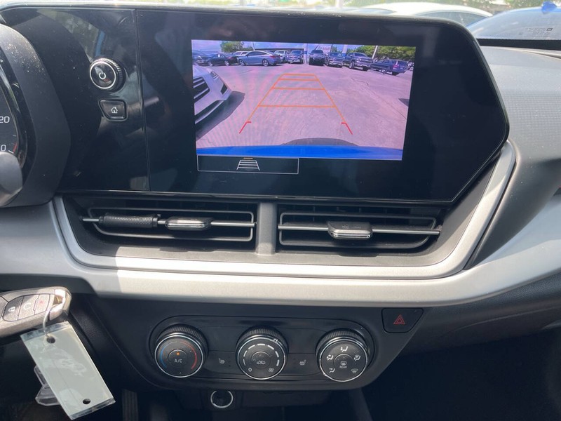 Chevrolet Trax Vehicle Image 12