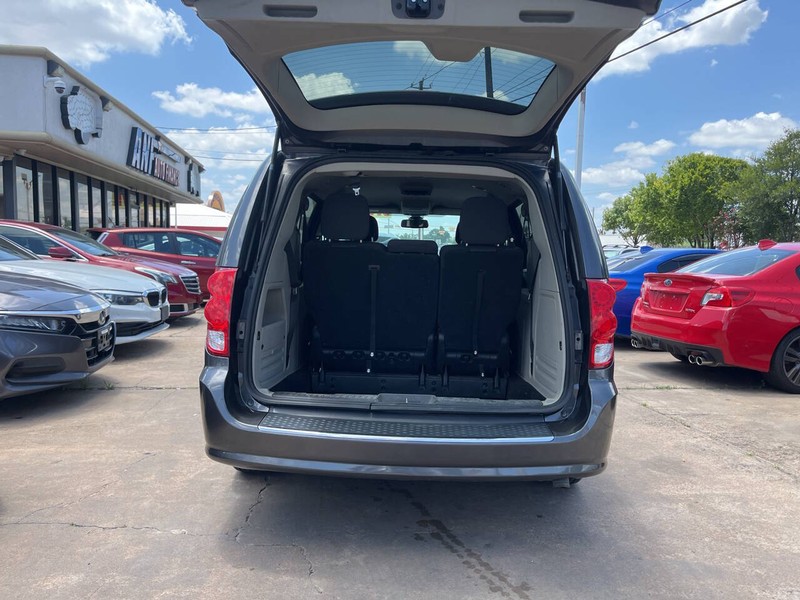 Dodge Grand Caravan Vehicle Image 10