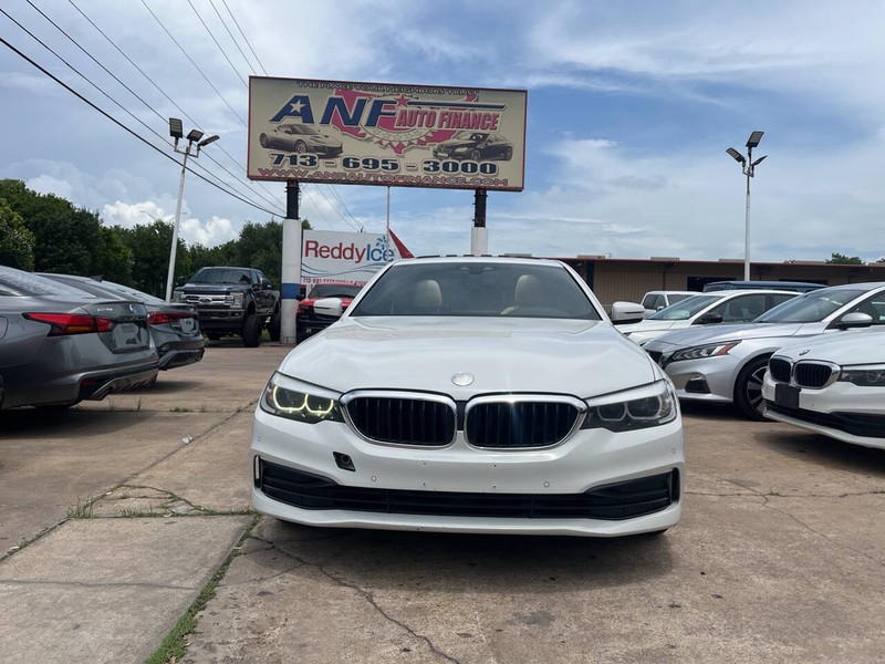 BMW 5 Series Vehicle Image 02