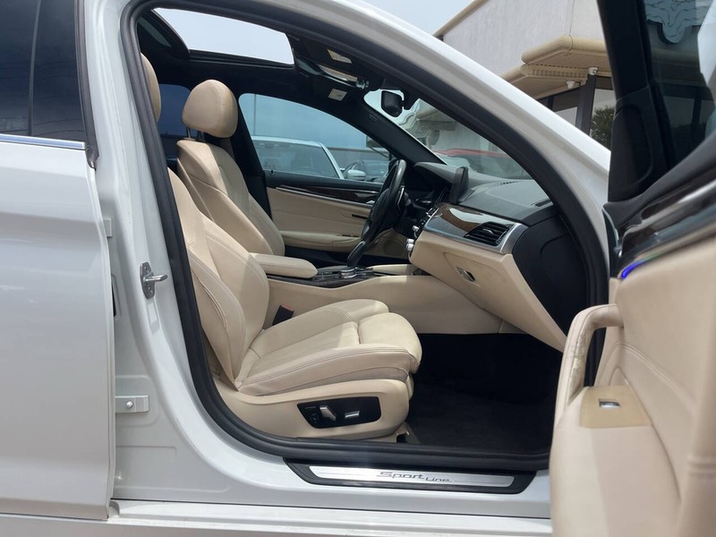 BMW 5 Series Vehicle Image 11