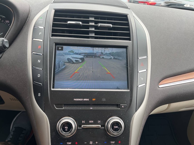 Lincoln MKC Vehicle Image 12