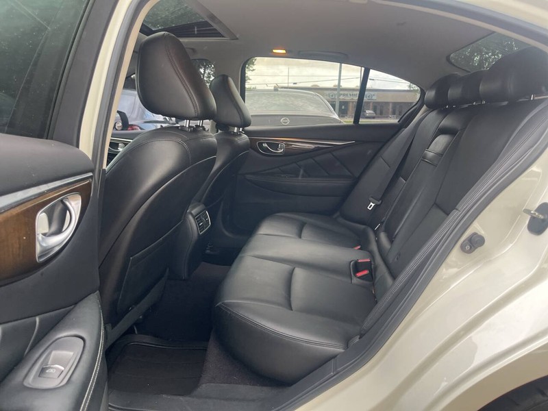 INFINITI Q50 Vehicle Image 08