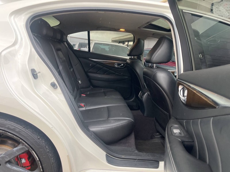 INFINITI Q50 Vehicle Image 10