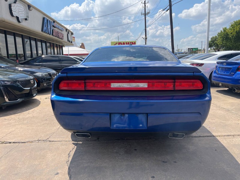 Dodge Challenger Vehicle Image 04