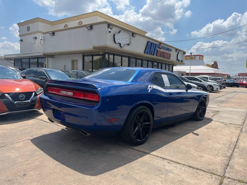 Dodge Challenger Vehicle Image 05
