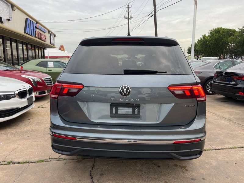 Volkswagen Tiguan Vehicle Image 04