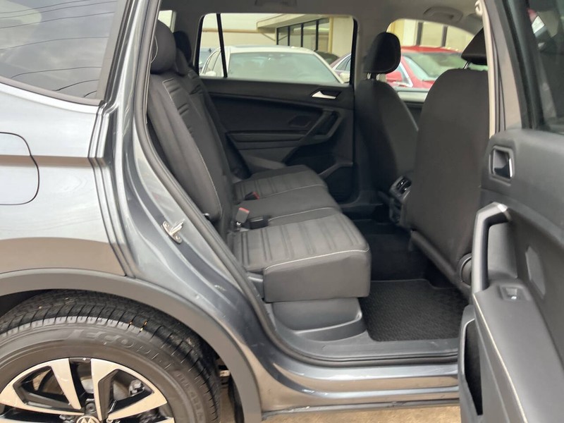 Volkswagen Tiguan Vehicle Image 10