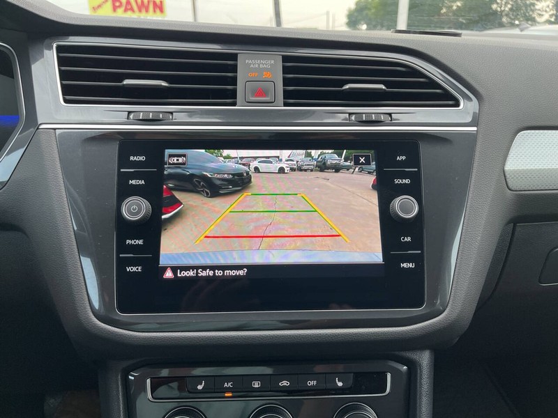 Volkswagen Tiguan Vehicle Image 12