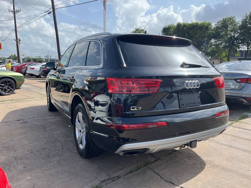 Audi Q7 Vehicle Image 03