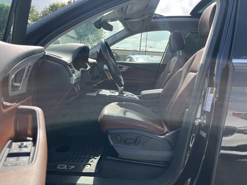Audi Q7 Vehicle Image 07