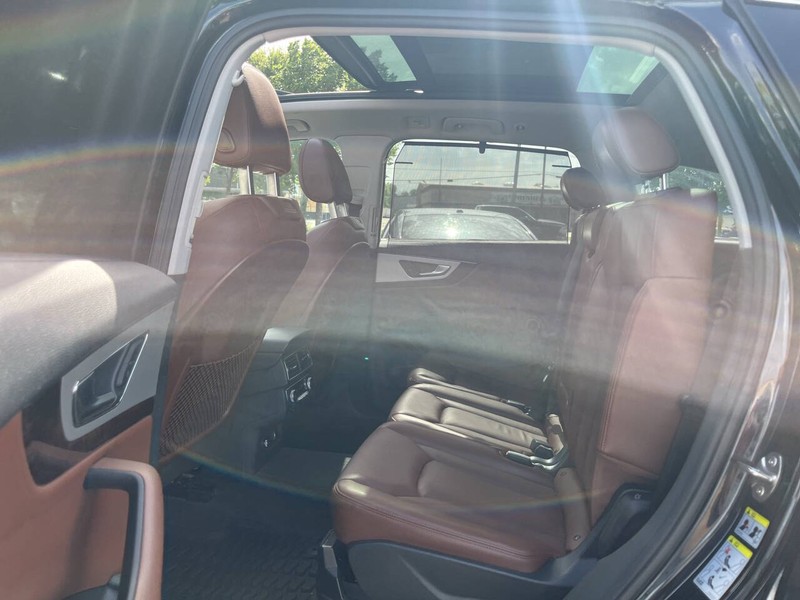 Audi Q7 Vehicle Image 08