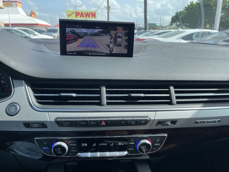 Audi Q7 Vehicle Image 15