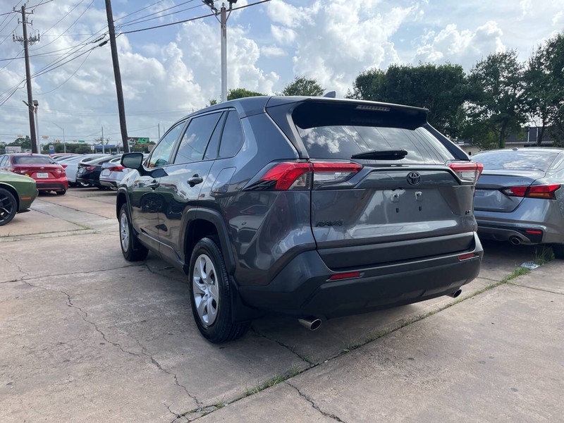 Toyota RAV4 Vehicle Image 03