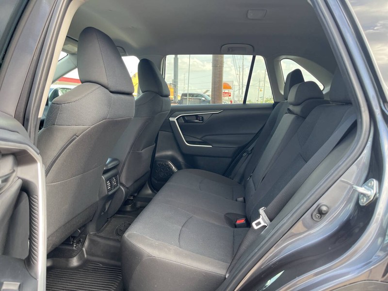 Toyota RAV4 Vehicle Image 08