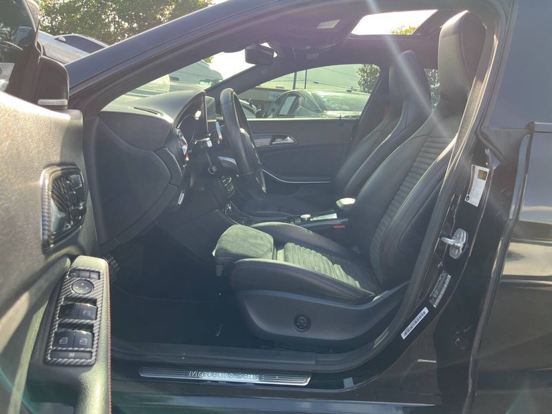 Mercedes-Benz CLA Vehicle Image 08