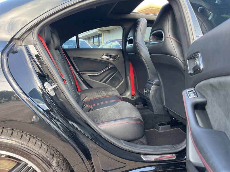 Mercedes-Benz CLA Vehicle Image 11