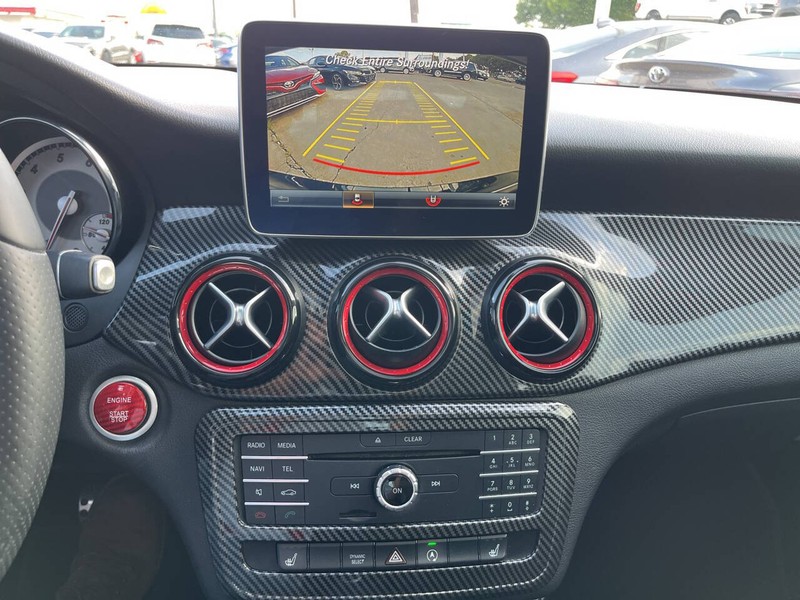 Mercedes-Benz CLA Vehicle Image 14