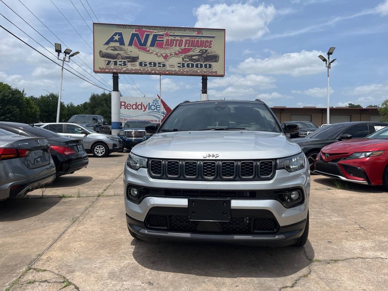 Jeep Compass Vehicle Image 02
