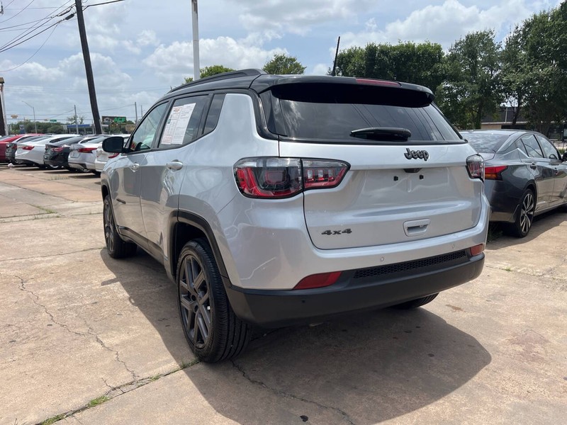 Jeep Compass Vehicle Image 03