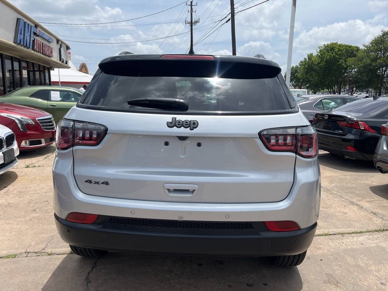 Jeep Compass Vehicle Image 04